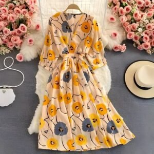 Floral Chiffon Summer Dress with V-Neck and Puff Sleeve Detail